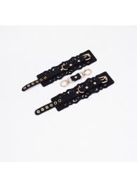 Черные кожаные наручники с узорами и золотистой фурнитурой - Crazy Handmade - купить с доставкой в Липецке