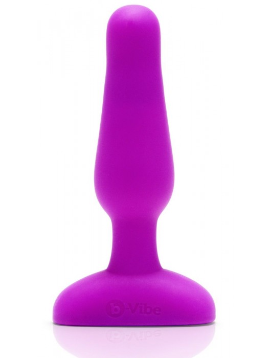 Анальная вибропробка NOVICE REMOTE CONTROL PLUG FUCHSIA - 10,2 см. - b-Vibe